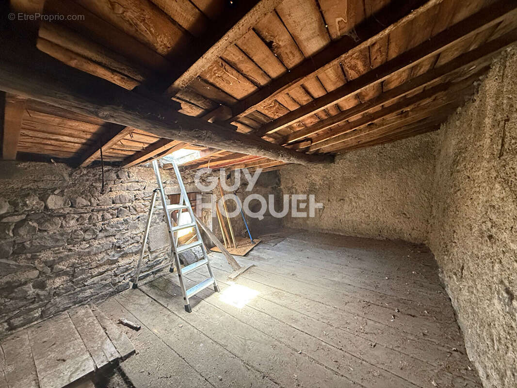 Maison à VOLVIC
