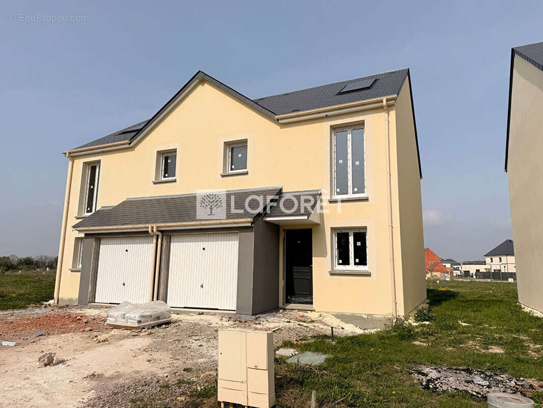 Maison à CAGNY