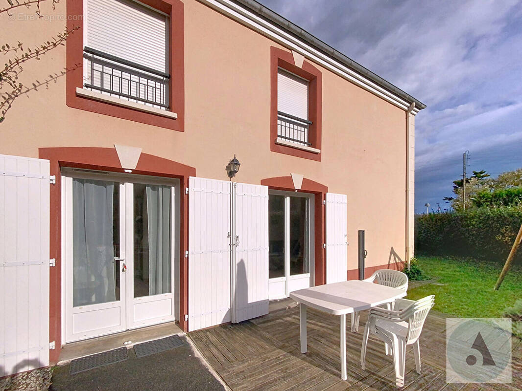 Appartement à COLLEVILLE-MONTGOMERY