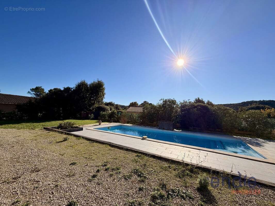 Appartement à SILLANS-LA-CASCADE