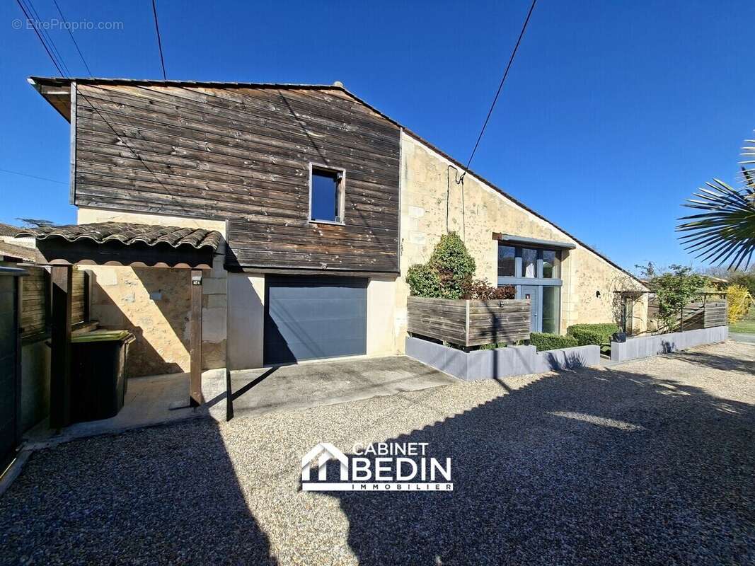 Maison à BELLEBAT