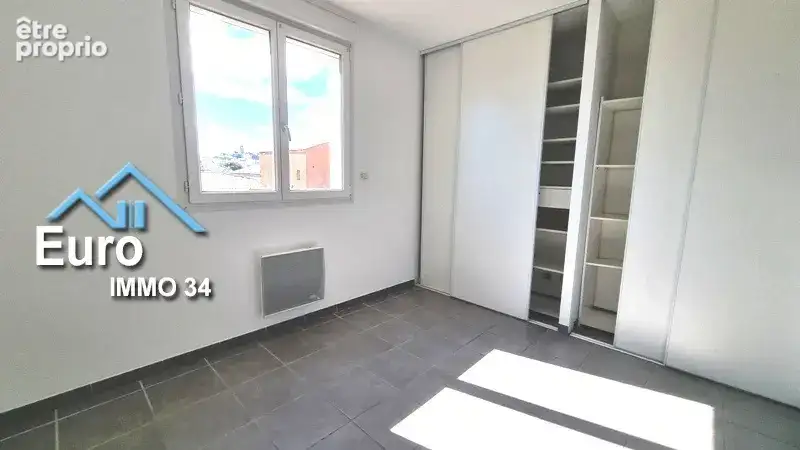 Maison 3 faces de 80 m² avec garage et extérieur  - photo 4
