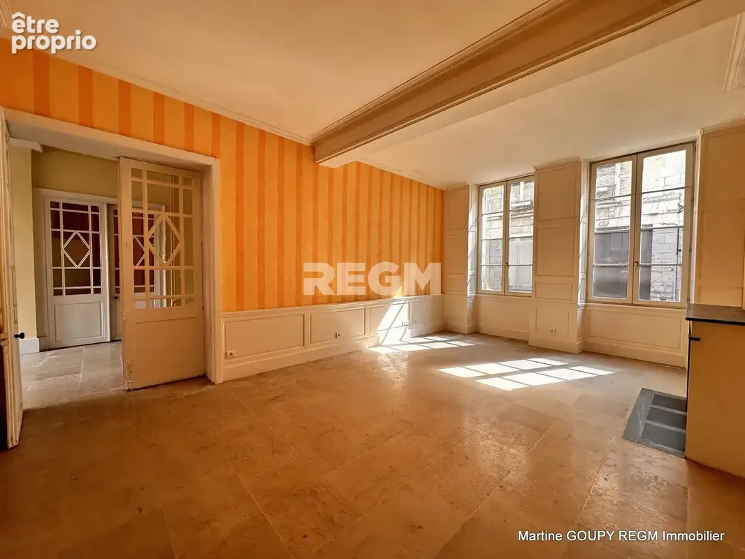ORLEANS (45)   Centre / Cathédrale   Foncier sur 3 niveaux 360 m2 /sol - Investisseurs - photo 2