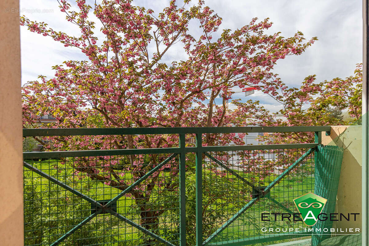 Appartement à VERNEUIL-SUR-SEINE