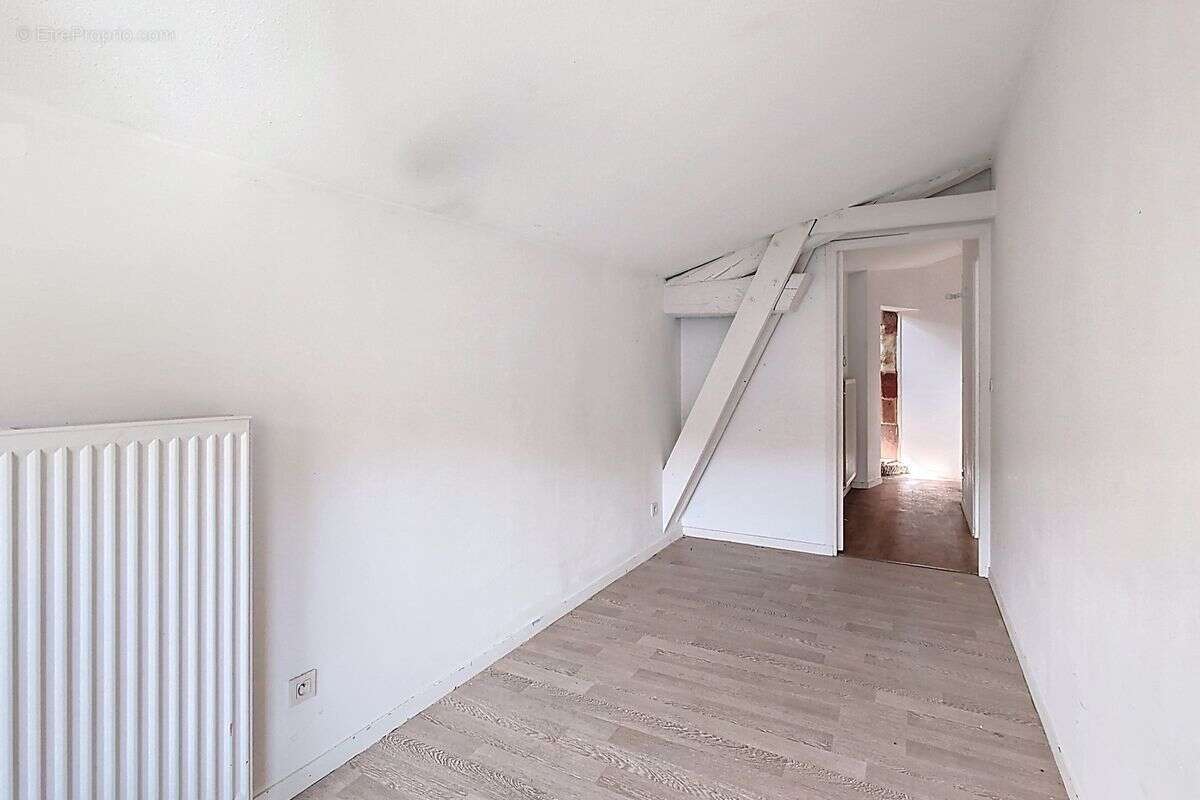 Appartement à L'ARBRESLE