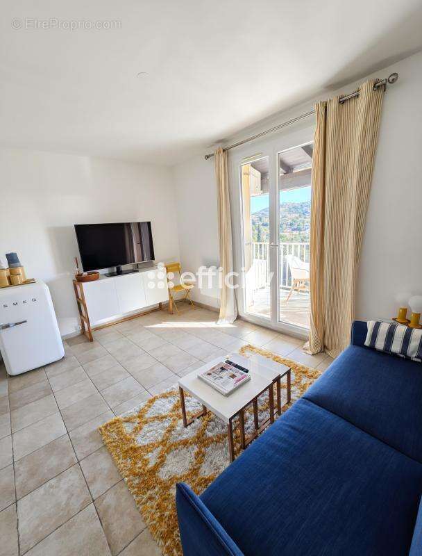 Appartement à LA CROIX-VALMER