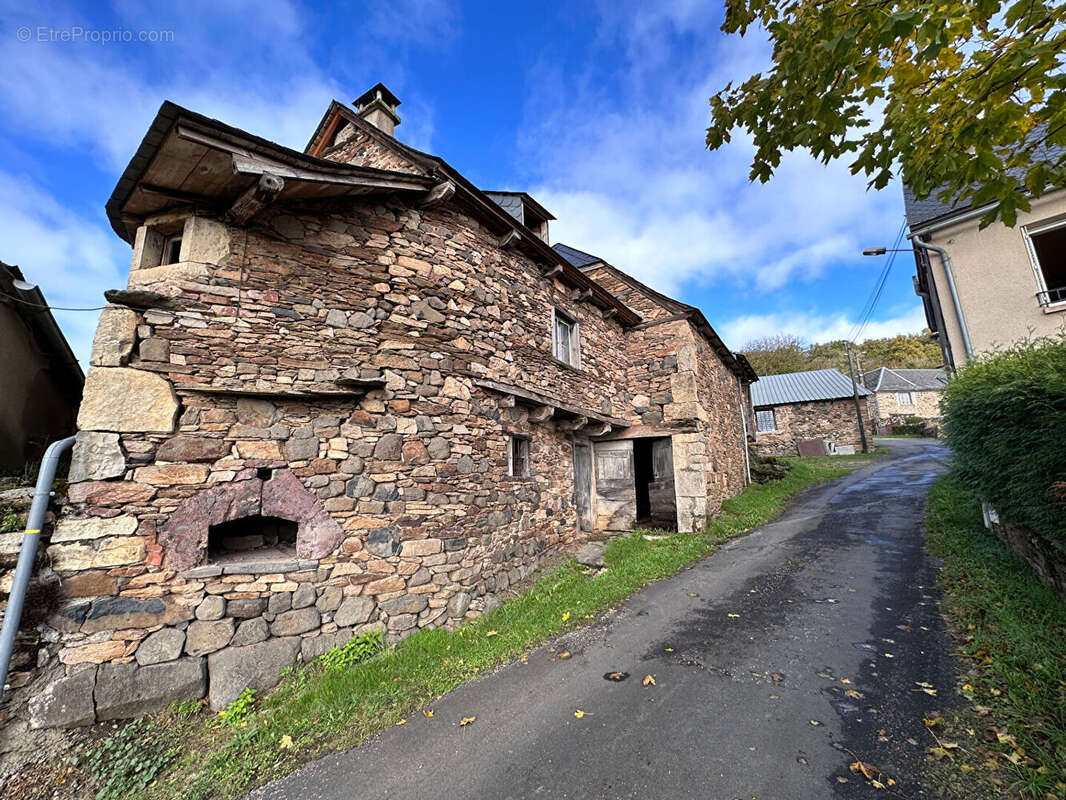 Nord Aveyron GRANGE à rénover - photo 3