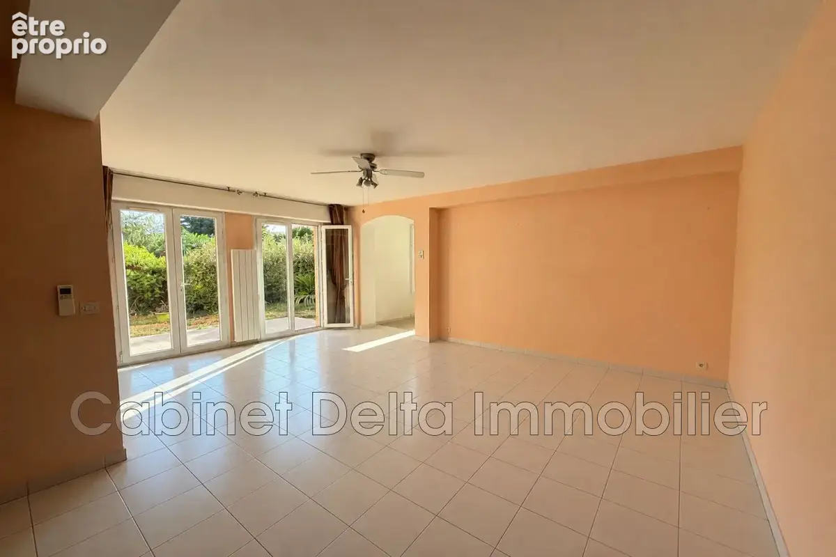 Appartement 2 pièces 65 m² à vendre à Sanary-Sur-Mer (83110) - photo 2