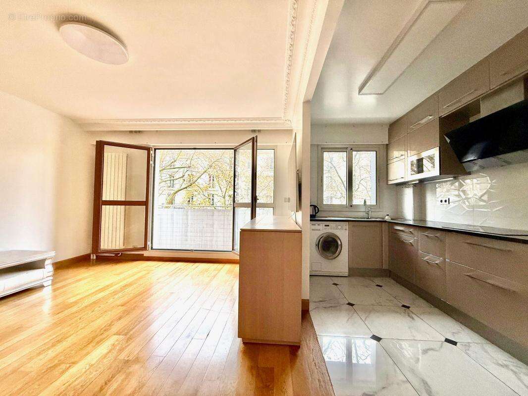 Appartement à PARIS-11E