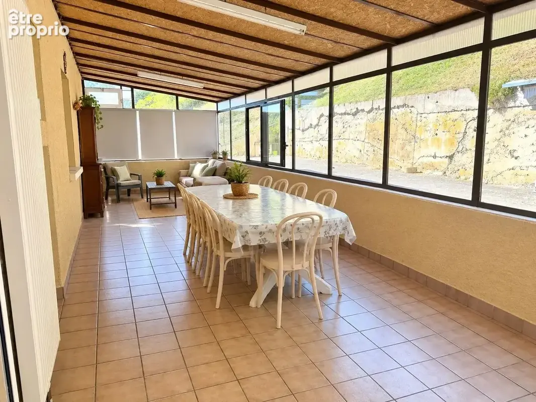 Maison Familiale avec nombreuses dépendances - photo 10