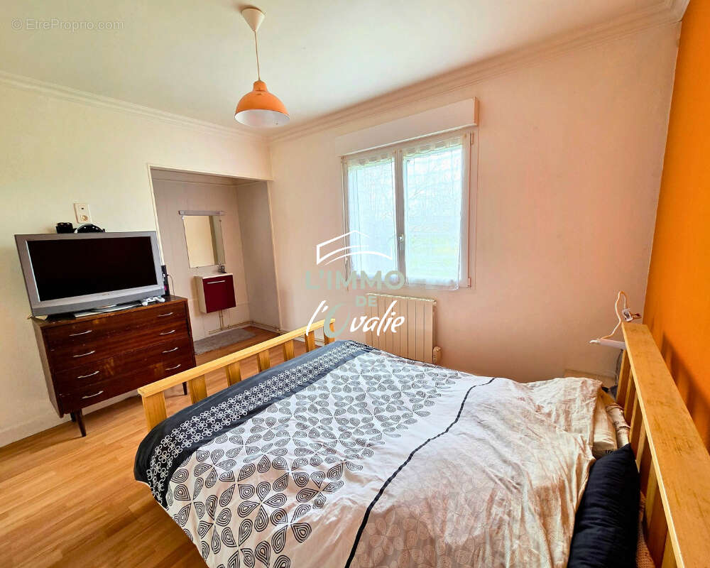 Maison à BIARS-SUR-CERE