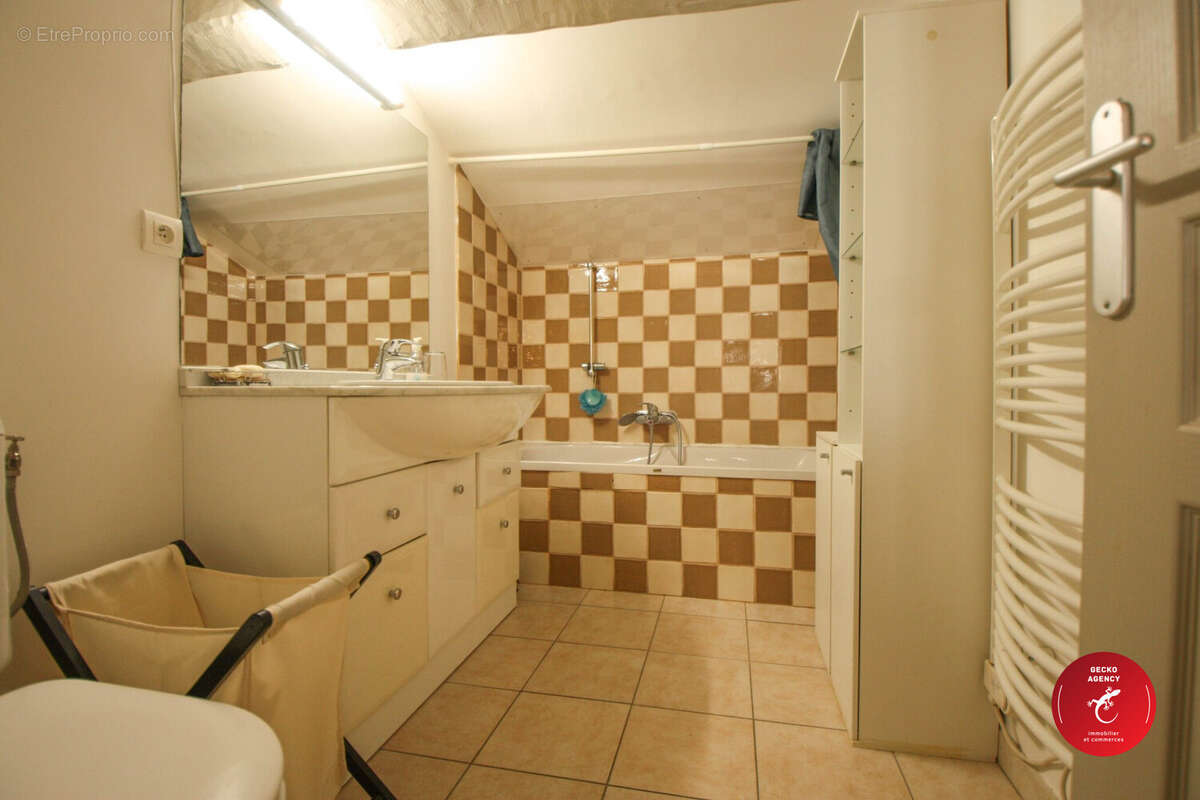 Appartement à MONTFERRAT