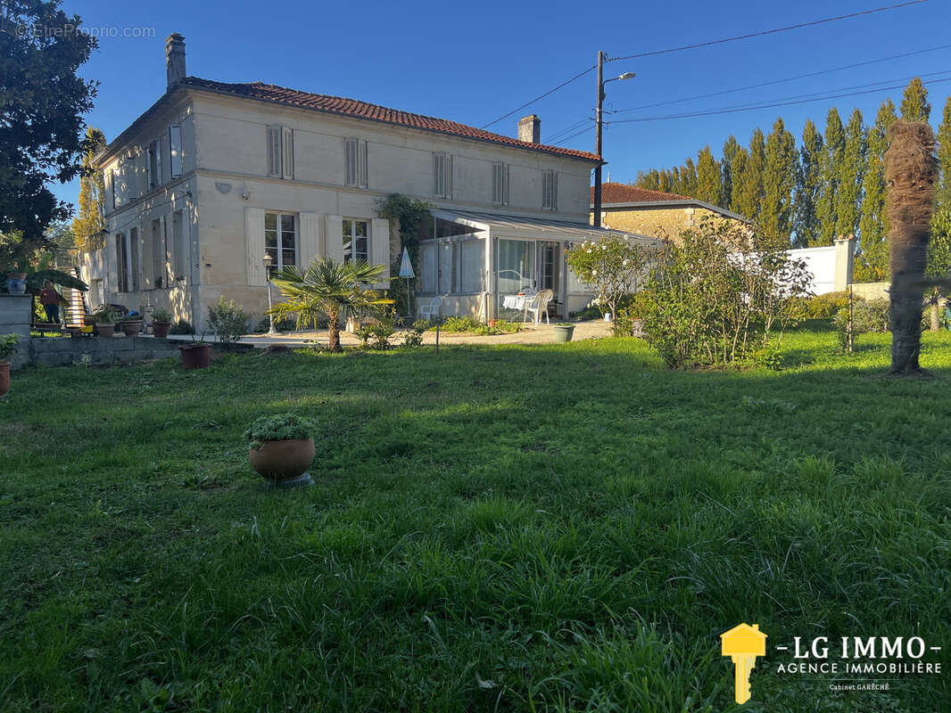 Maison à MIRAMBEAU