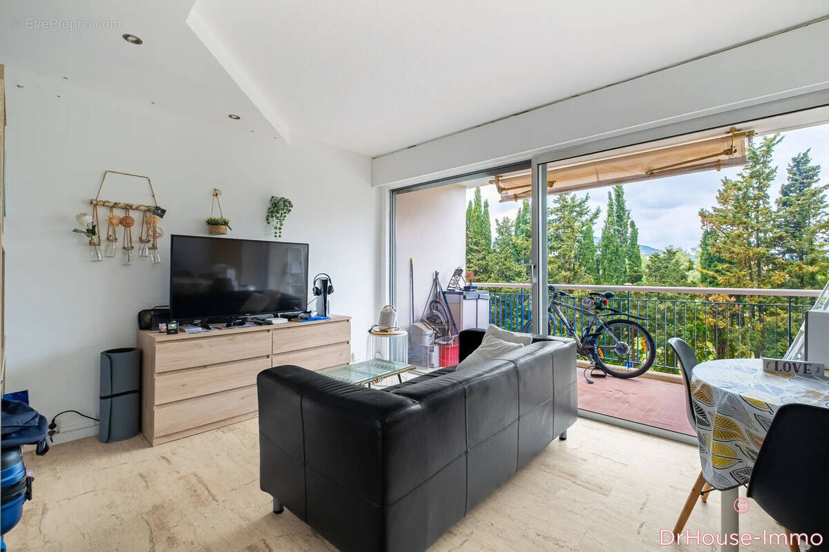 Appartement à MANDELIEU-LA-NAPOULE