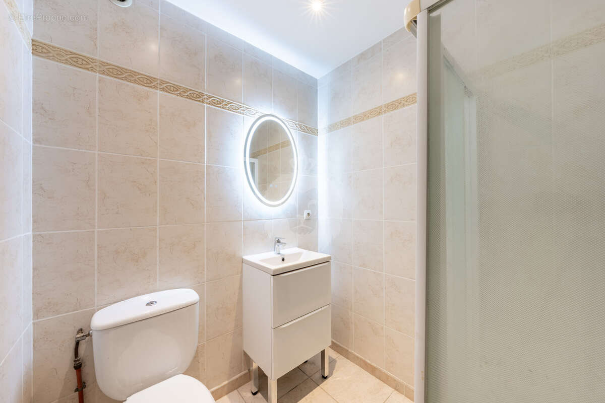 Maison familiale de 212 m2   5 chambres, dépendance, jardin arboré et gare de Melun à proximité - photo 12