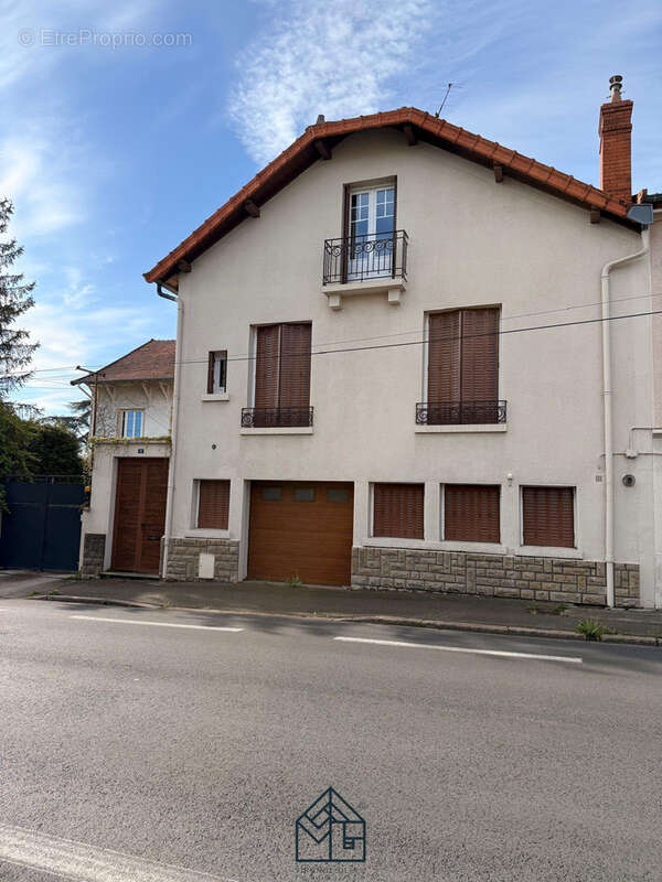 Maison à RIORGES