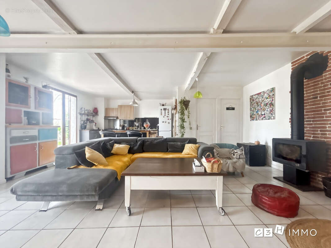 Maison à LAVERNOSE-LACASSE