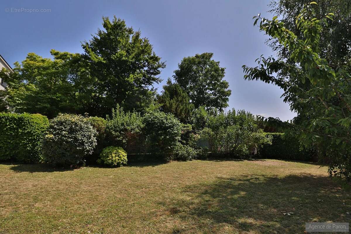 Maison à VERRIERES-LE-BUISSON