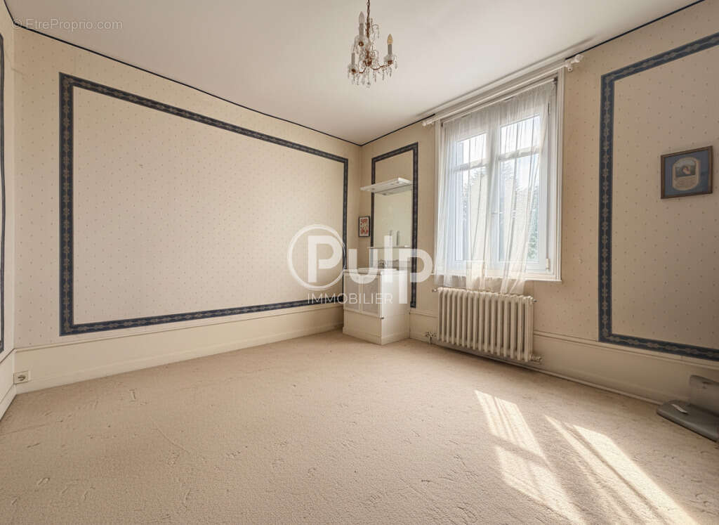 Maison bourgeoise à quelques minutes à pied de la gare d'Arras ! - photo 13