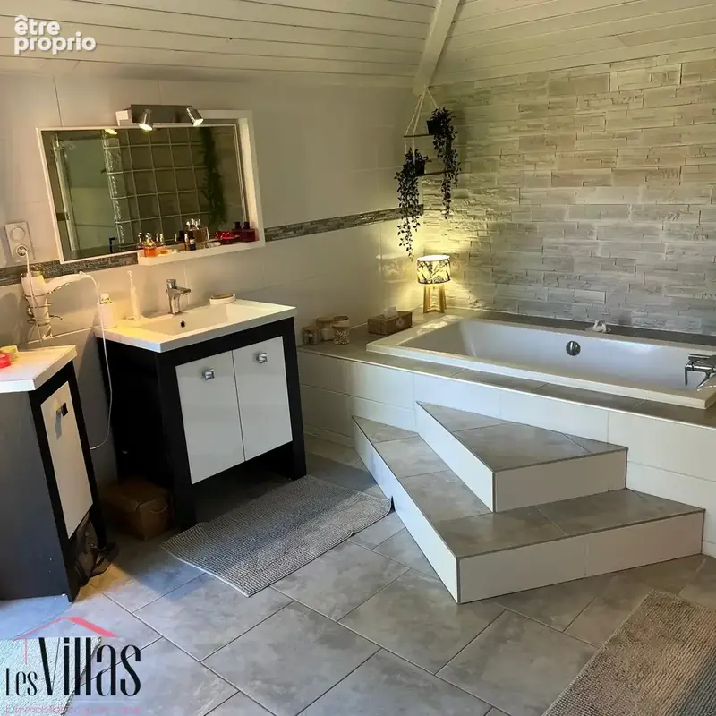 Magnifique maison familiale avec piscine, sauna et vaste terrain - photo 9