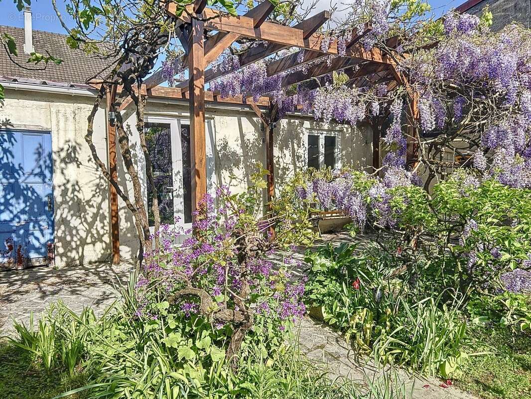 Maison à SAINT-MAUR-DES-FOSSES