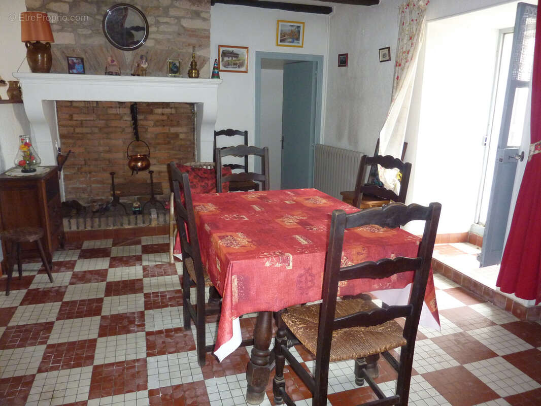 Maison à NALLIERS