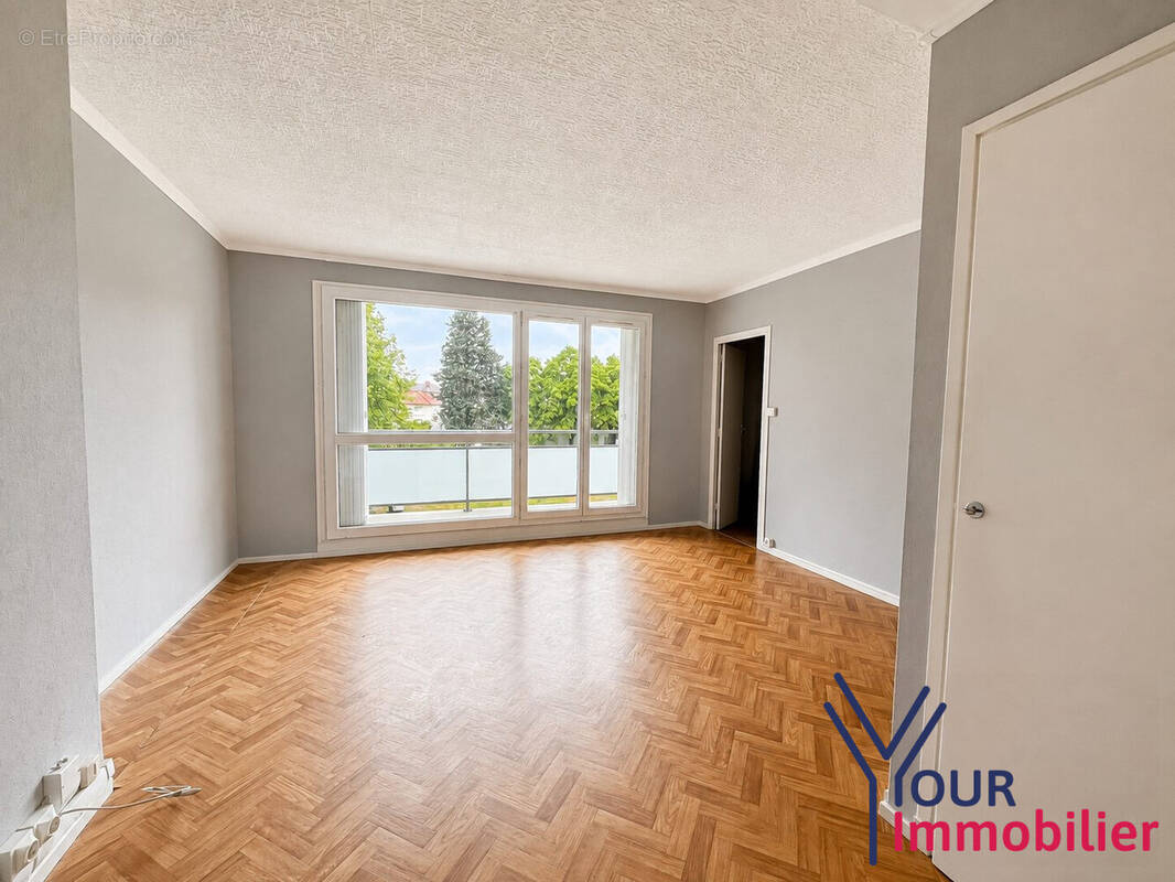 Appartement à GRIGNY