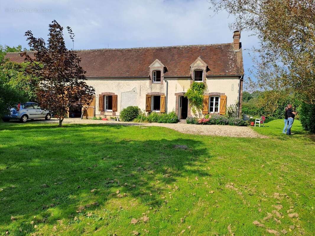 Maison à MOUTIERS-AU-PERCHE