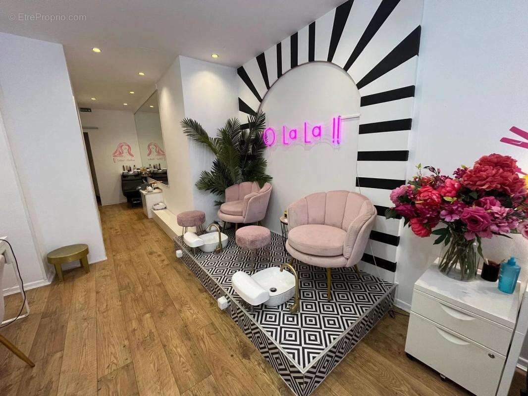 Commerce à VERSAILLES