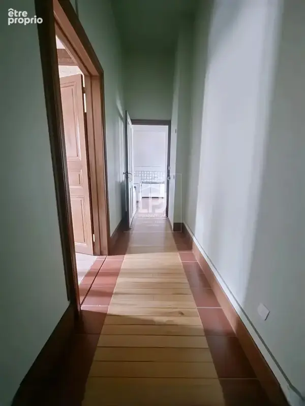 Maison de village avec dépendances comprenant 2 studios et 1 appartement indépendant – possibilités d’aménagement diverses, sur  - photo 14