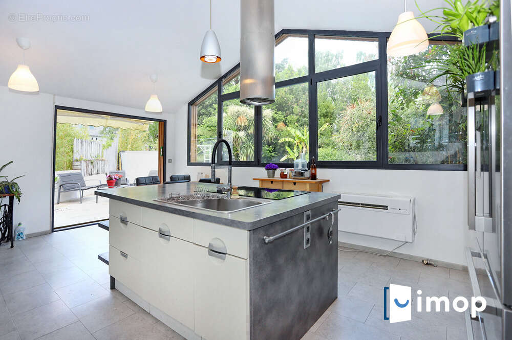 Maison rénovée avec piscine - photo 3