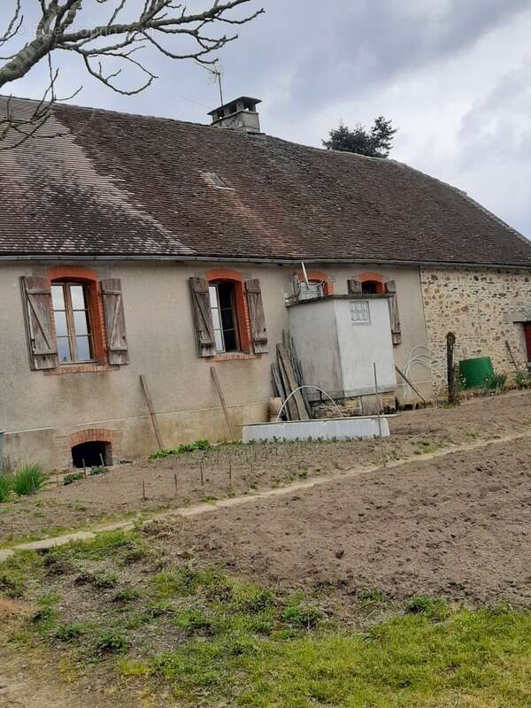 Maison à COUSSAC-BONNEVAL