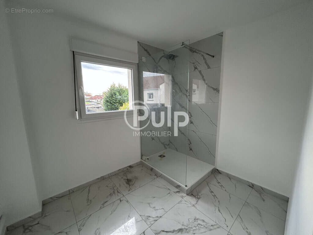 Maison à OSTRICOURT