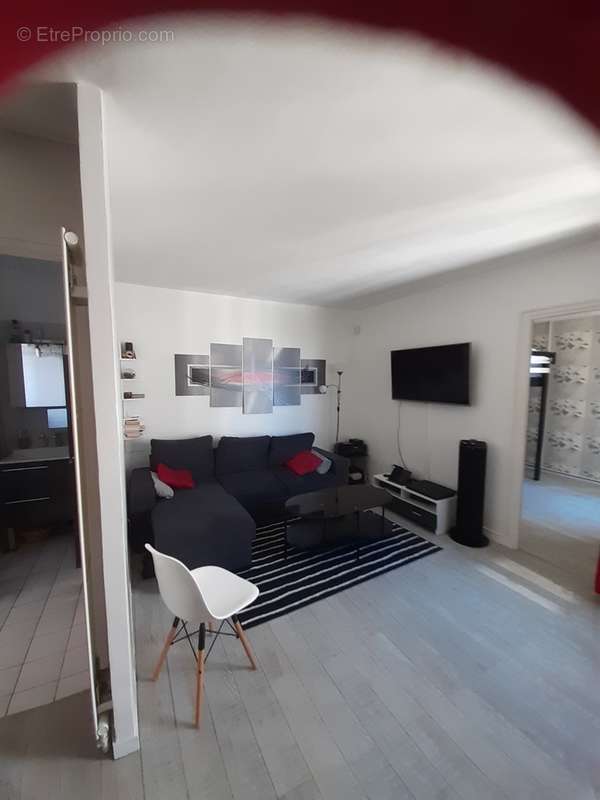 SALON - Appartement à PARIS-20E