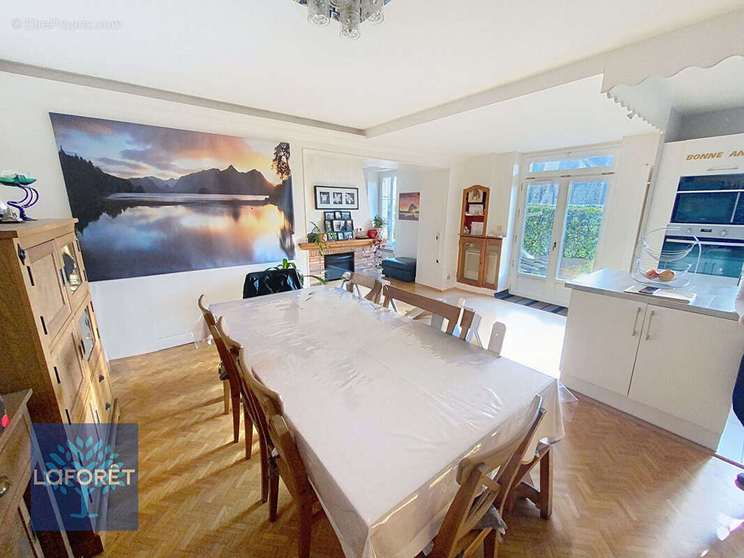 Appartement à FOUGERES