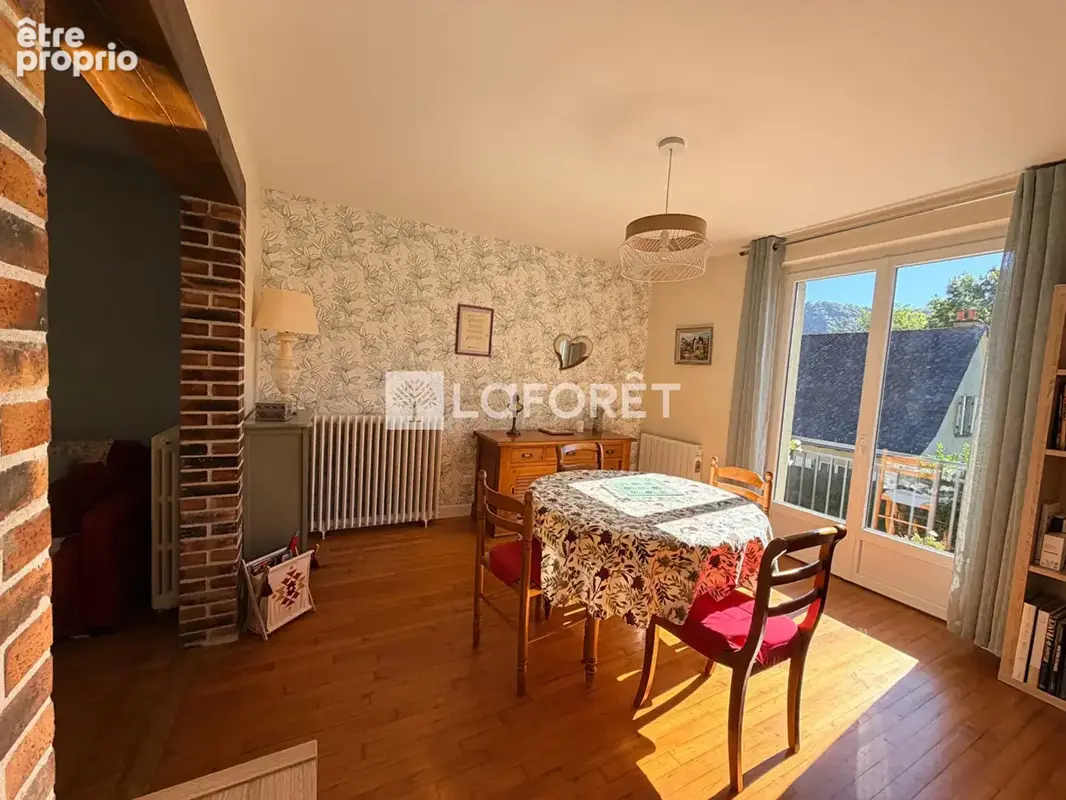 Secteur Vic Sur Cere maison 5 pièces118 m2 sur un parcelle de 340 m² - photo 4