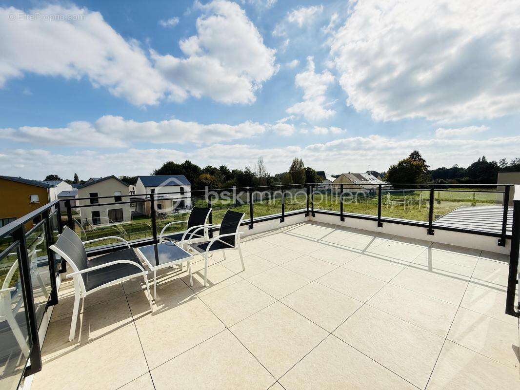 Maison à LA CHAPELLE-DES-FOUGERETZ