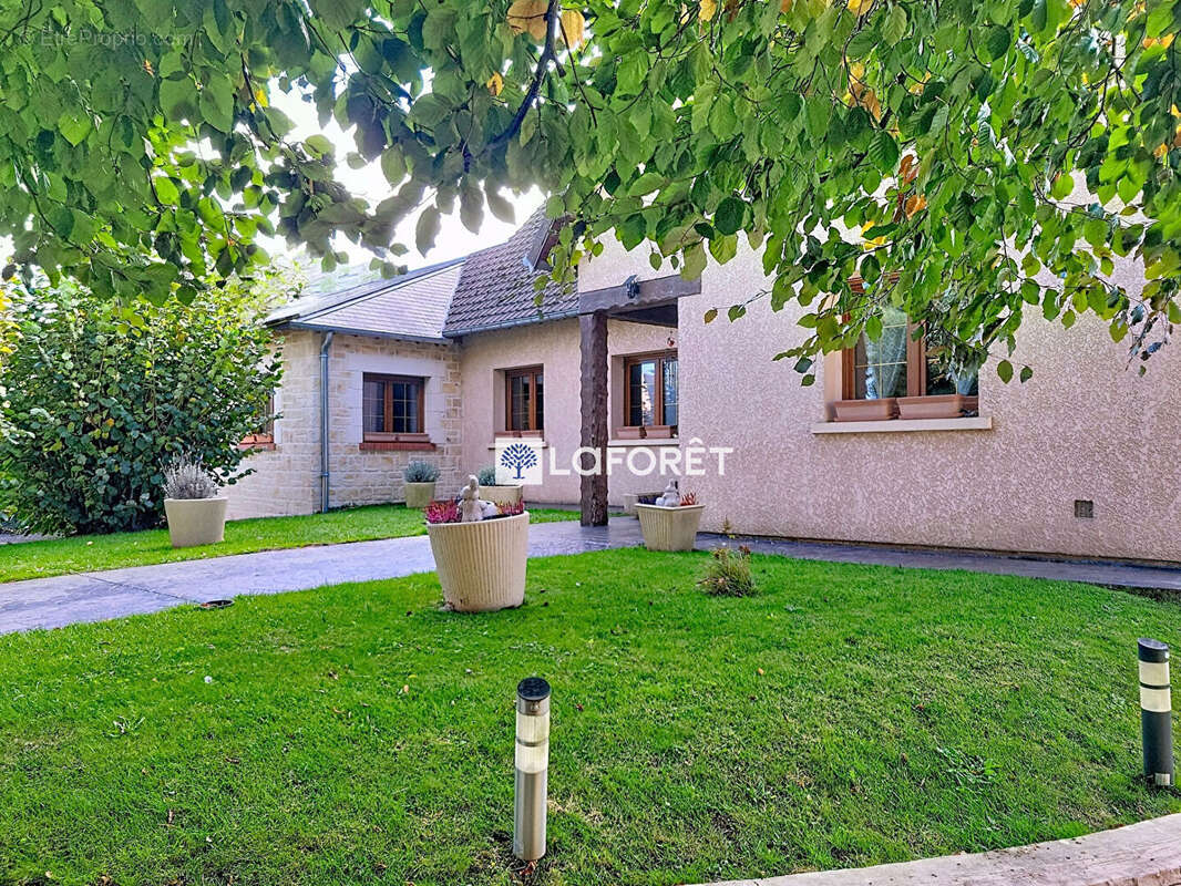 Maison à MAREST-DAMPCOURT