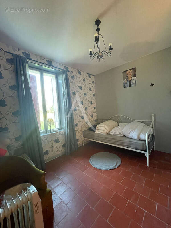 Maison à NOUANS-LES-FONTAINES