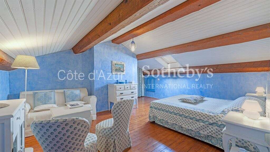Appartement duplex 4 pièces vue mer, au cœur du village historique de Ramatuelle – Exclusivité - photo 8