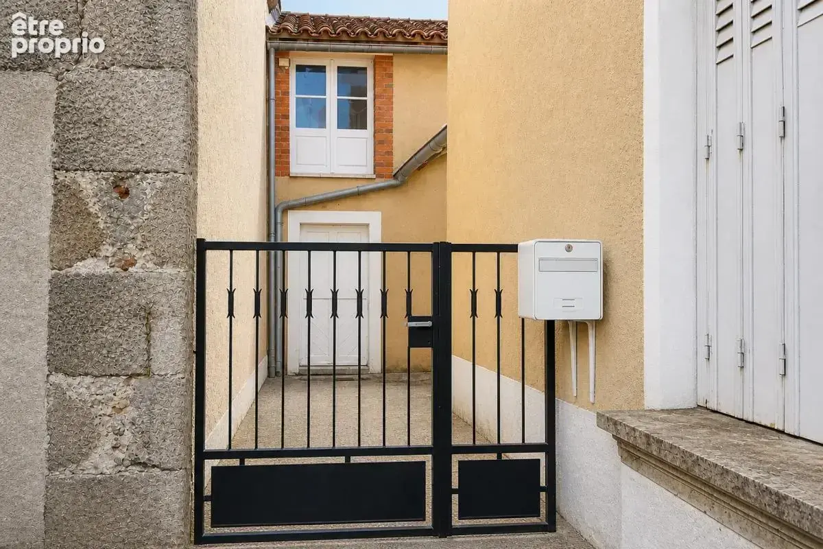 Maison de 85 m² - 5 pièces - MILLAC (86150) - photo 6