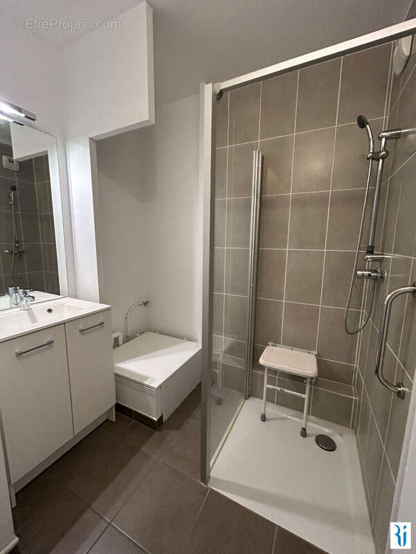 A vendre Maromme centre F3 avec balcon, cave et garage - photo 5