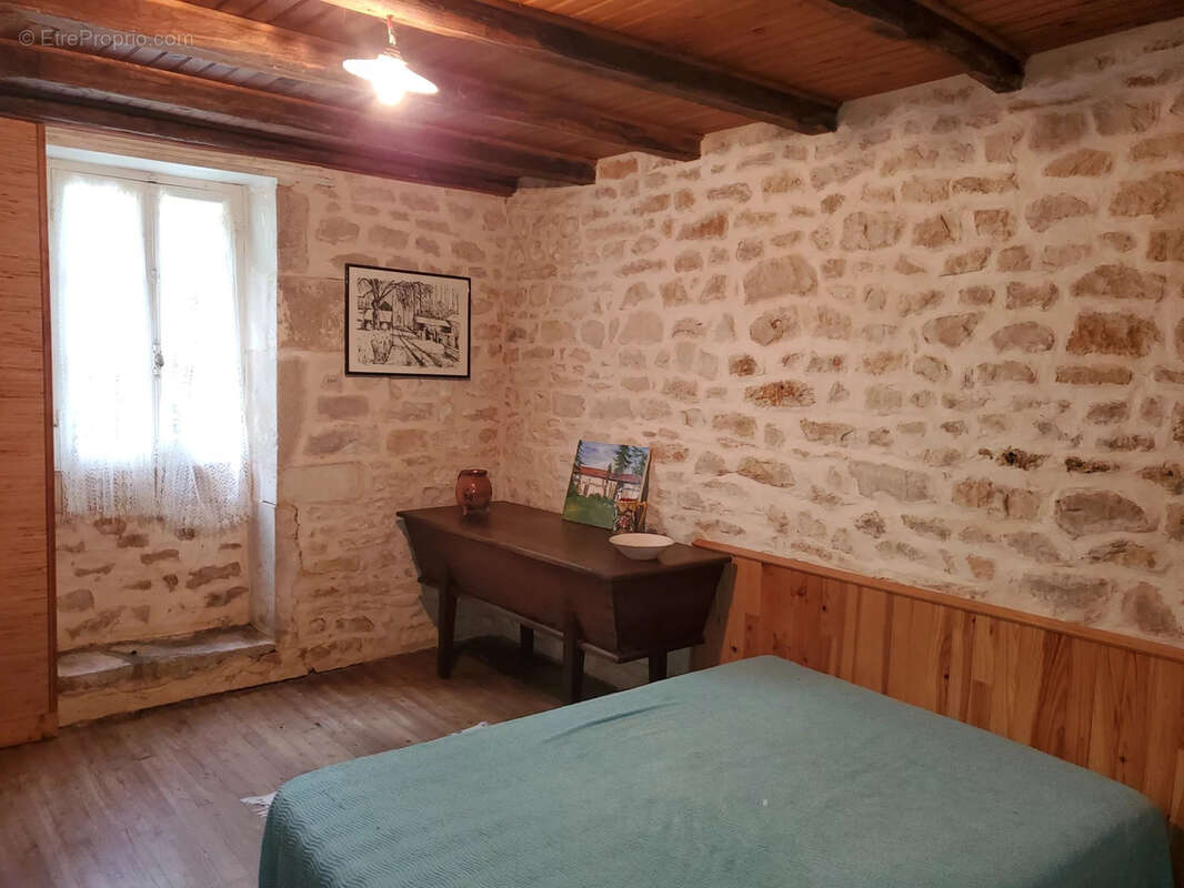 Maison à NANTEUIL-EN-VALLEE