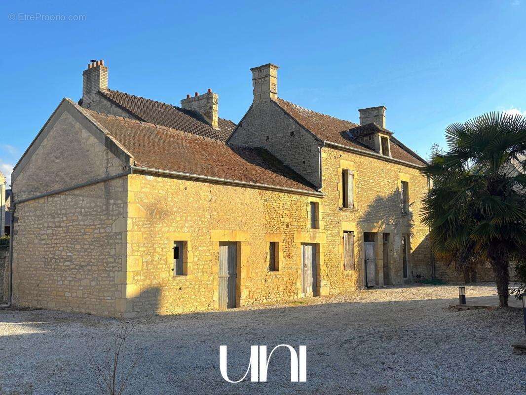 Maison à FLEURY-SUR-ORNE