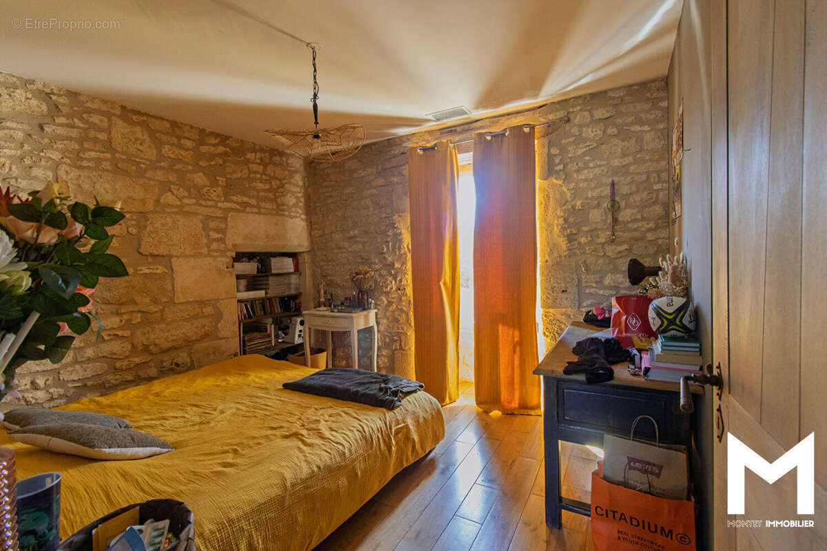 Maison à SAVIGNAC-LES-EGLISES