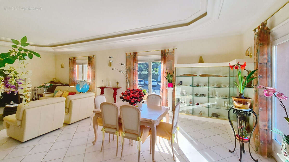 Maison à FREJUS