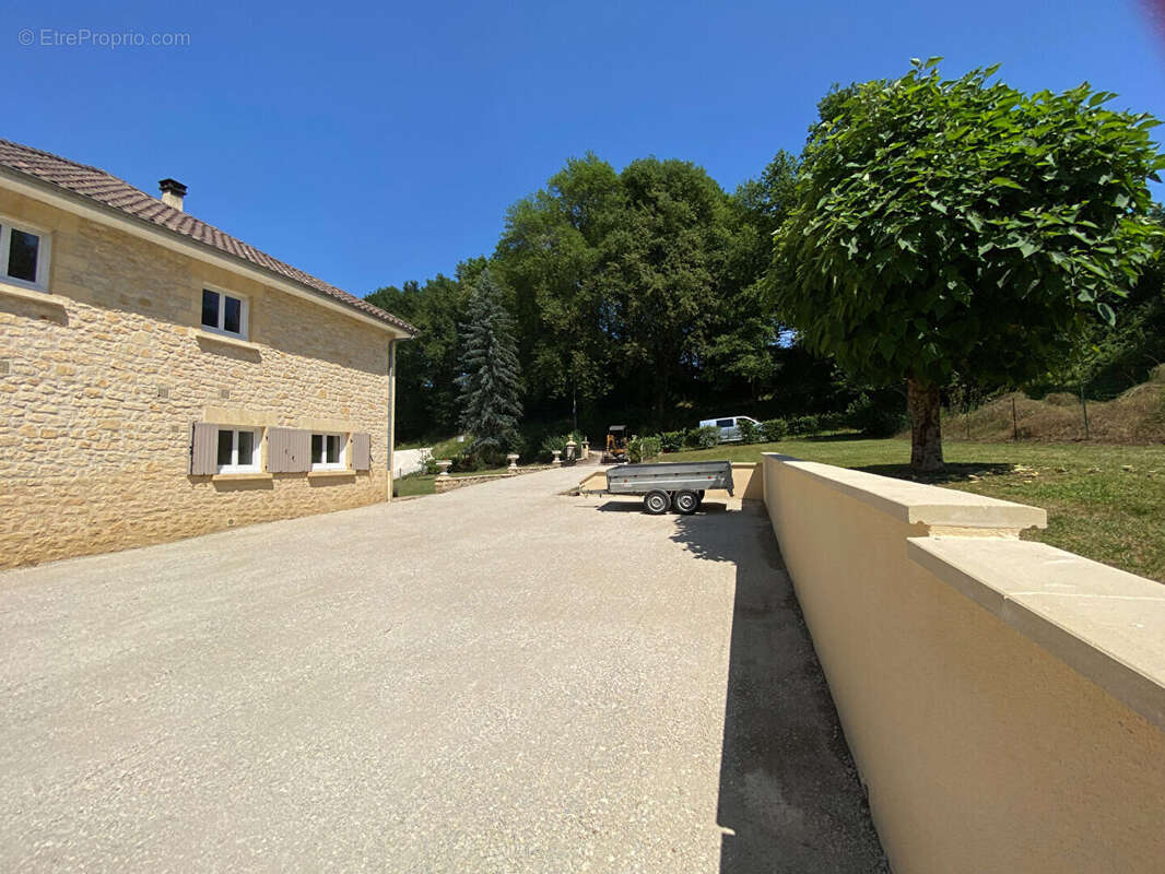 Maison à CARSAC-AILLAC