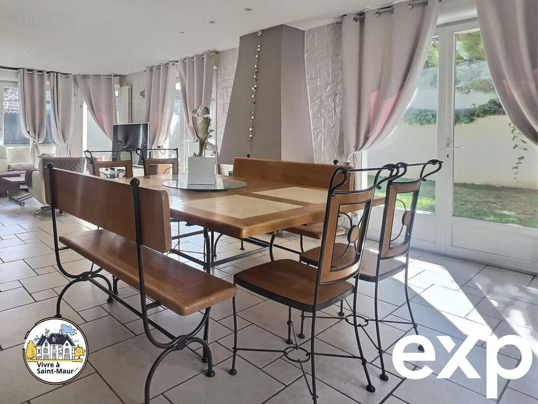 Maison à SAINT-MAUR-DES-FOSSES