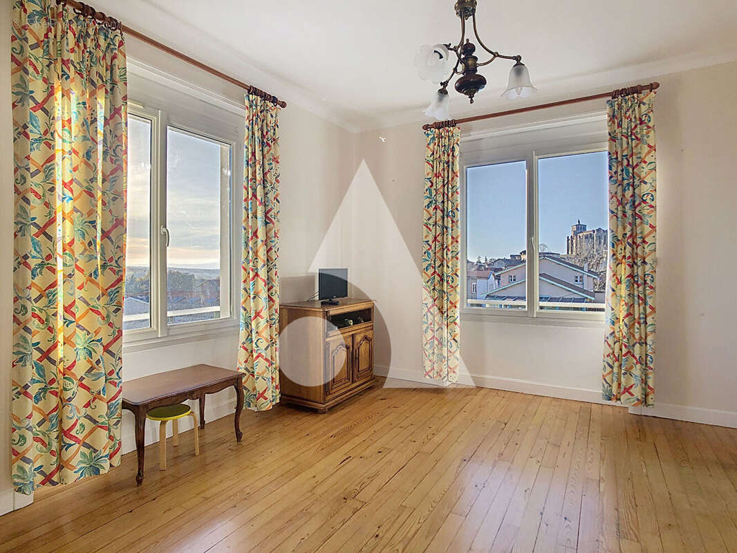 Appartement à SAINT-SYMPHORIEN-SUR-COISE