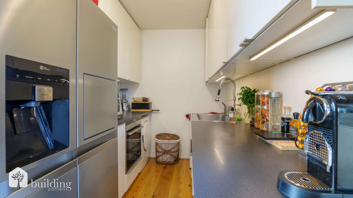Appartement à COURBEVOIE
